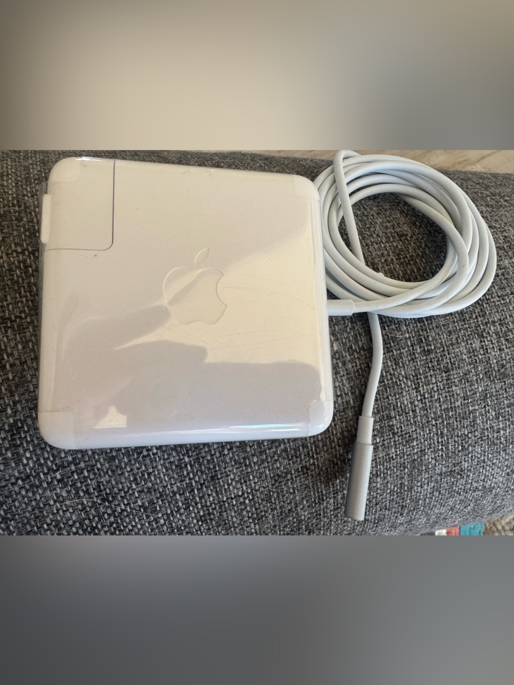 Apple White MacBook MagSafe 85W Power Adapter Charger A1343 2010